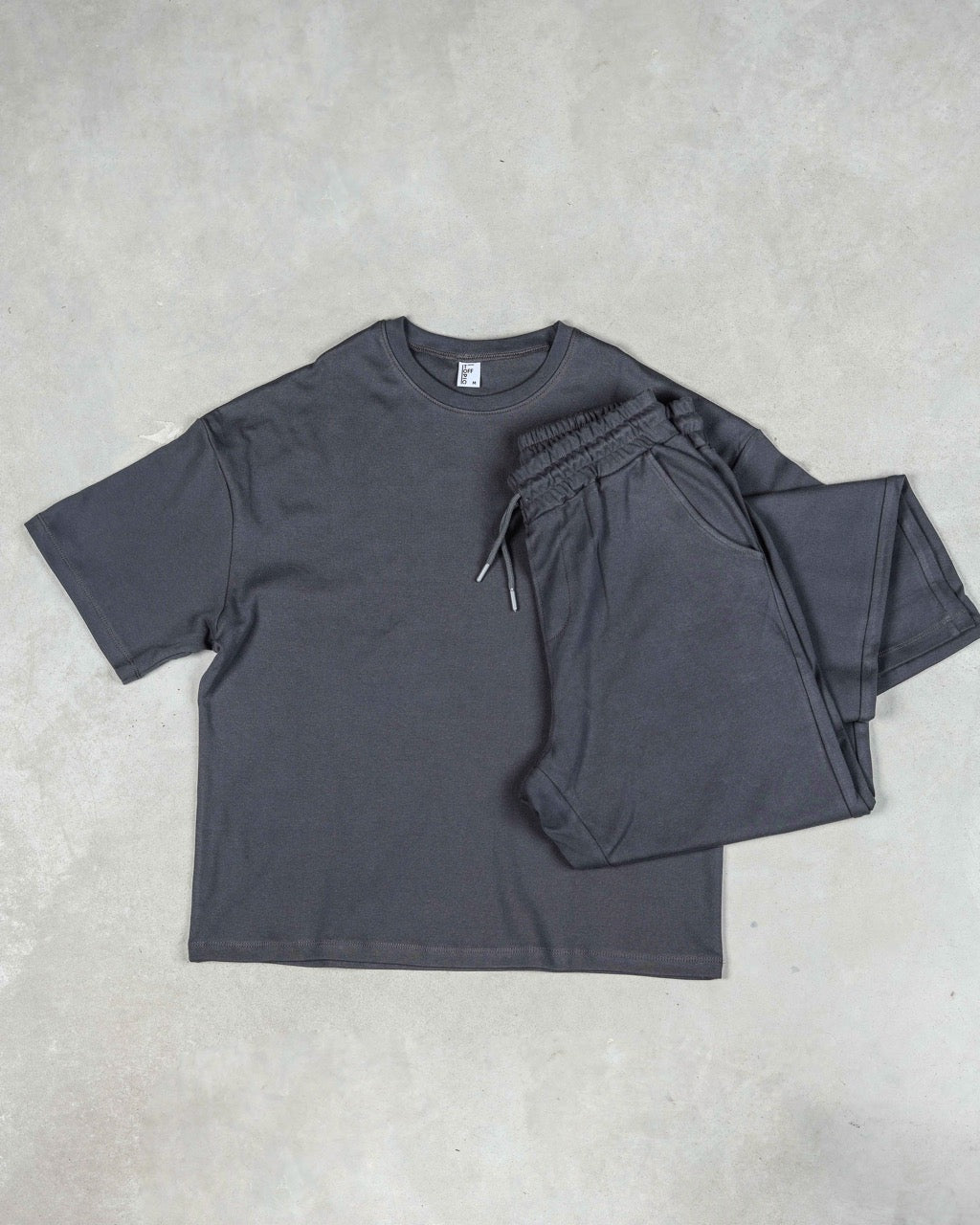 Ensemble Oversize – T-shirt & Pantalon