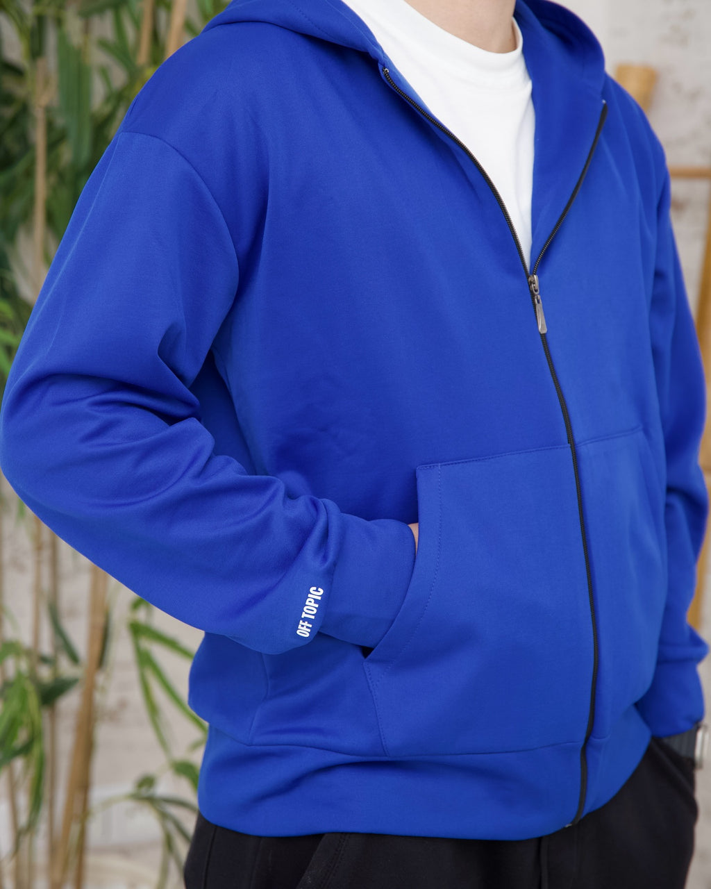 Essential Zip Hoodie